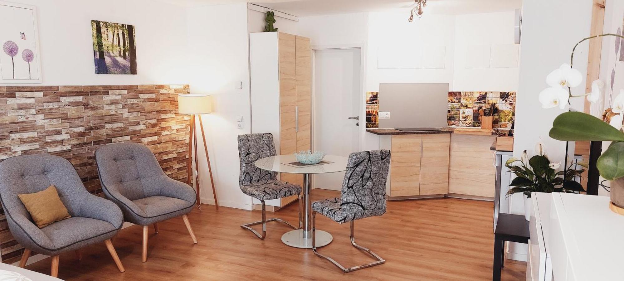 Modernes Souterrain Apartment Black Forest Mit Separatem Eingang Und Kfz-Stellplatz Бад-Дюрхайм Экстерьер фото