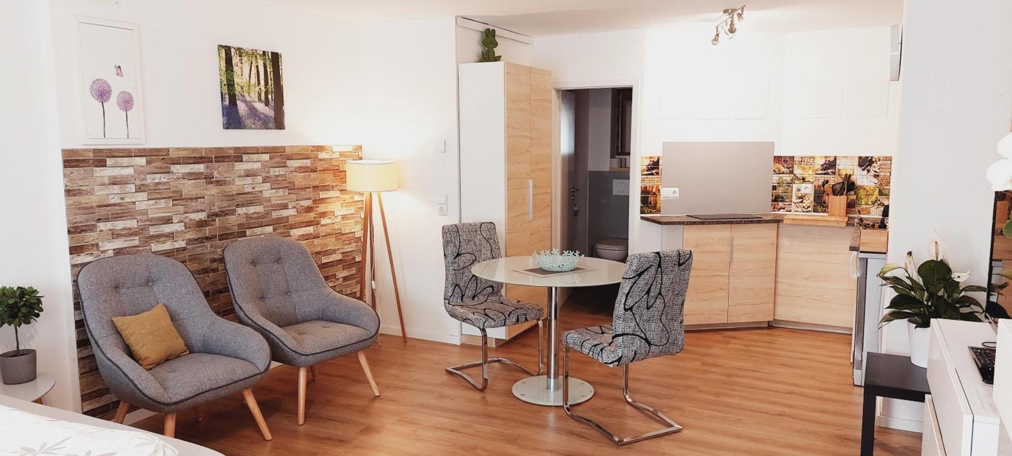 Modernes Souterrain Apartment Black Forest Mit Separatem Eingang Und Kfz-Stellplatz Бад-Дюрхайм Экстерьер фото